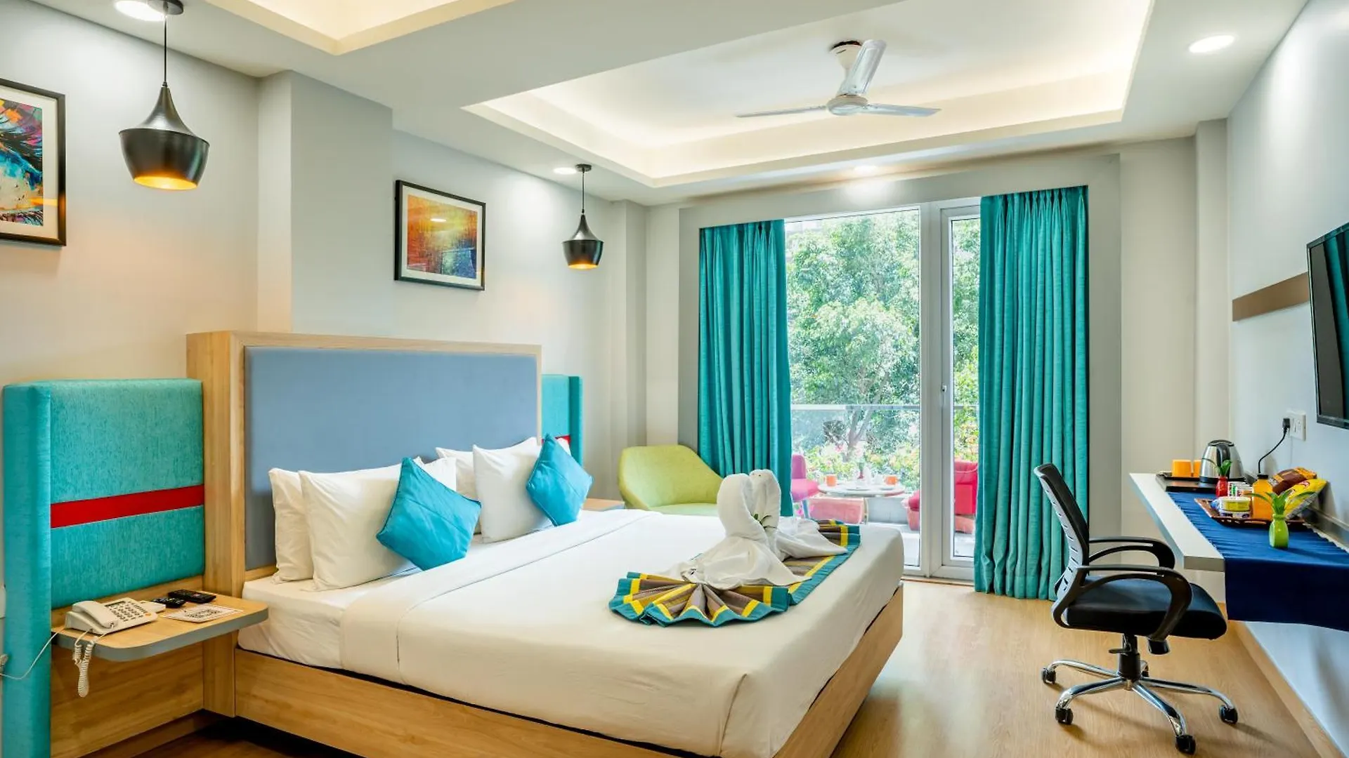 Inde Hotel Golf Course Extension, Gurgaon 4*,