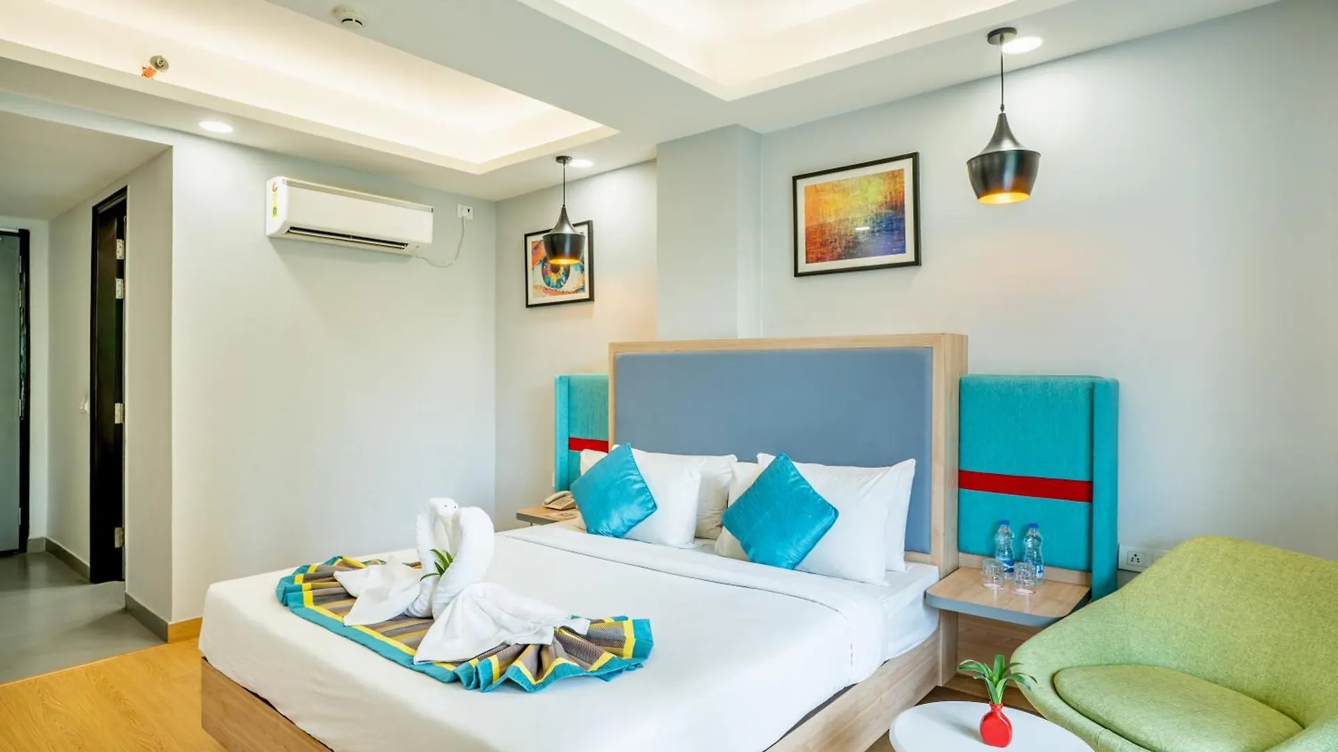 Inde Hotel Golf Course Extension, Gurgaon 4*,  India